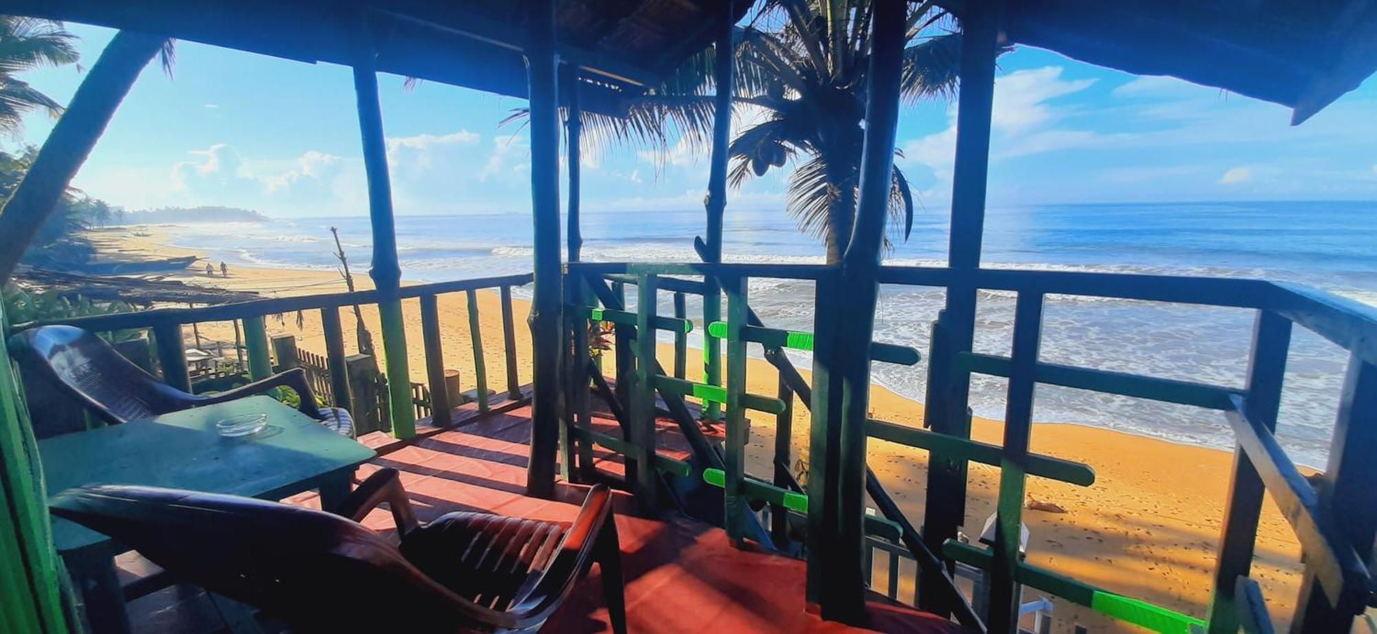Luna Beach Home & Cabanas Galle Buitenkant foto