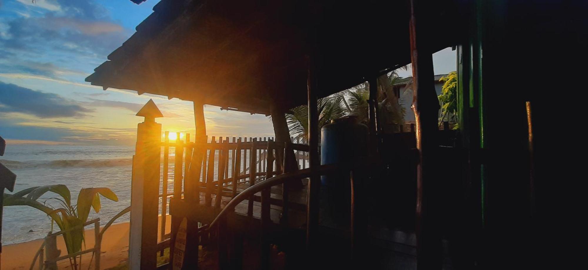 Luna Beach Home & Cabanas Galle Buitenkant foto